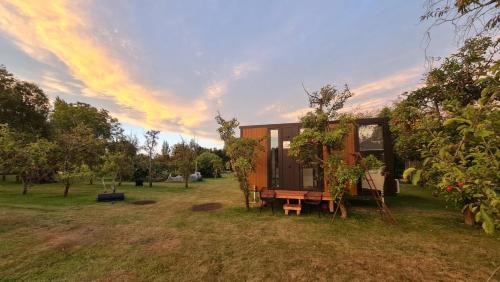 Harewood House | Applewood Cabin 2 by Tiny Away