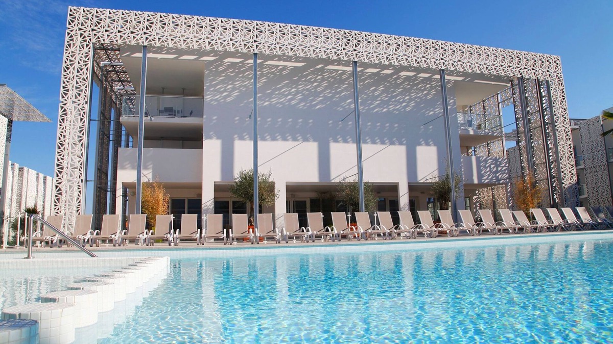 Cap d'Agde Condo | Apprt Equipé Près de la Plage! Piscine Saisonnière
