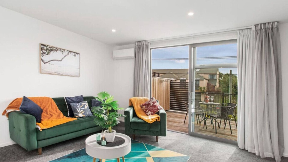 Linwood Apartment | Appt 2 on Armagh 2Bdrm 2 Bthrm Free Park