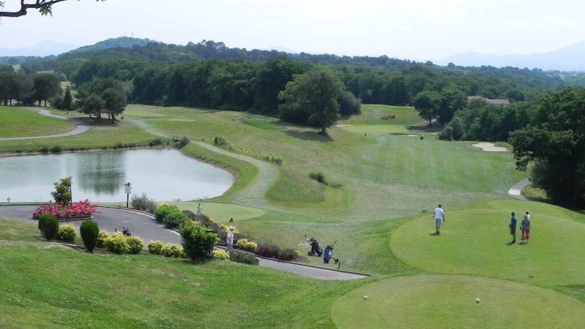 Bassussarry Apartment | Appt 55m² residence with swimming pool 1ere Ligne Vue Golf Bassussarry