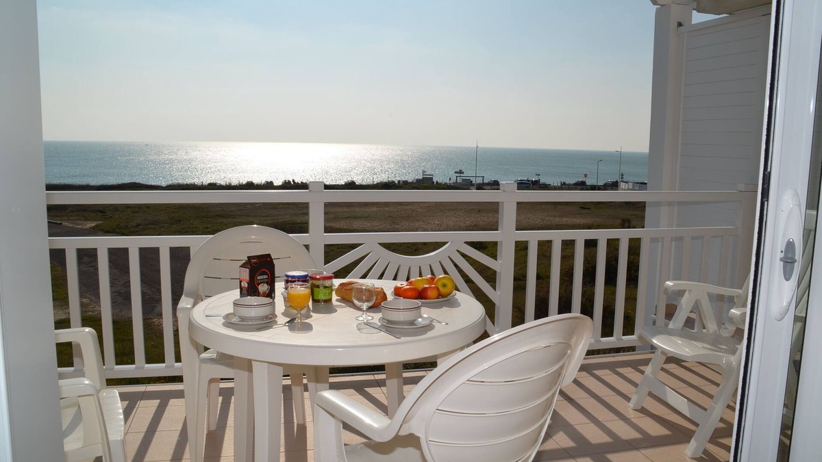 Chateau-d'Olonne Apartment | -APPT A 104 - Apt Sea front two heated pools family residence