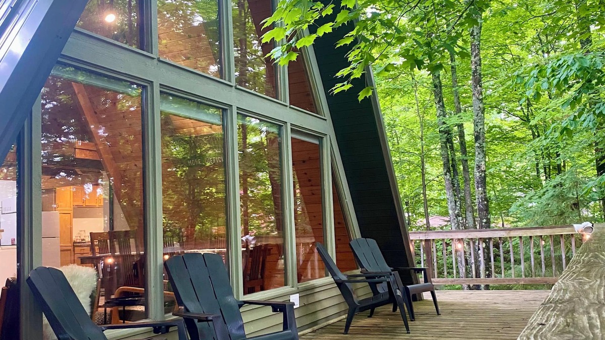 Upson Cabin | Apres’ Haus: Comfy A-Frame centrally located in Whitecap Village with fireplace
