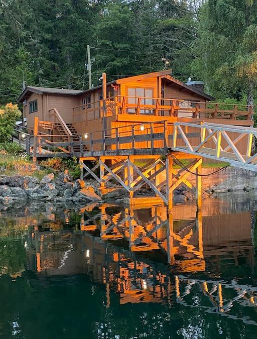 Quadra Island Ski Chalet | April Point Harbour House
