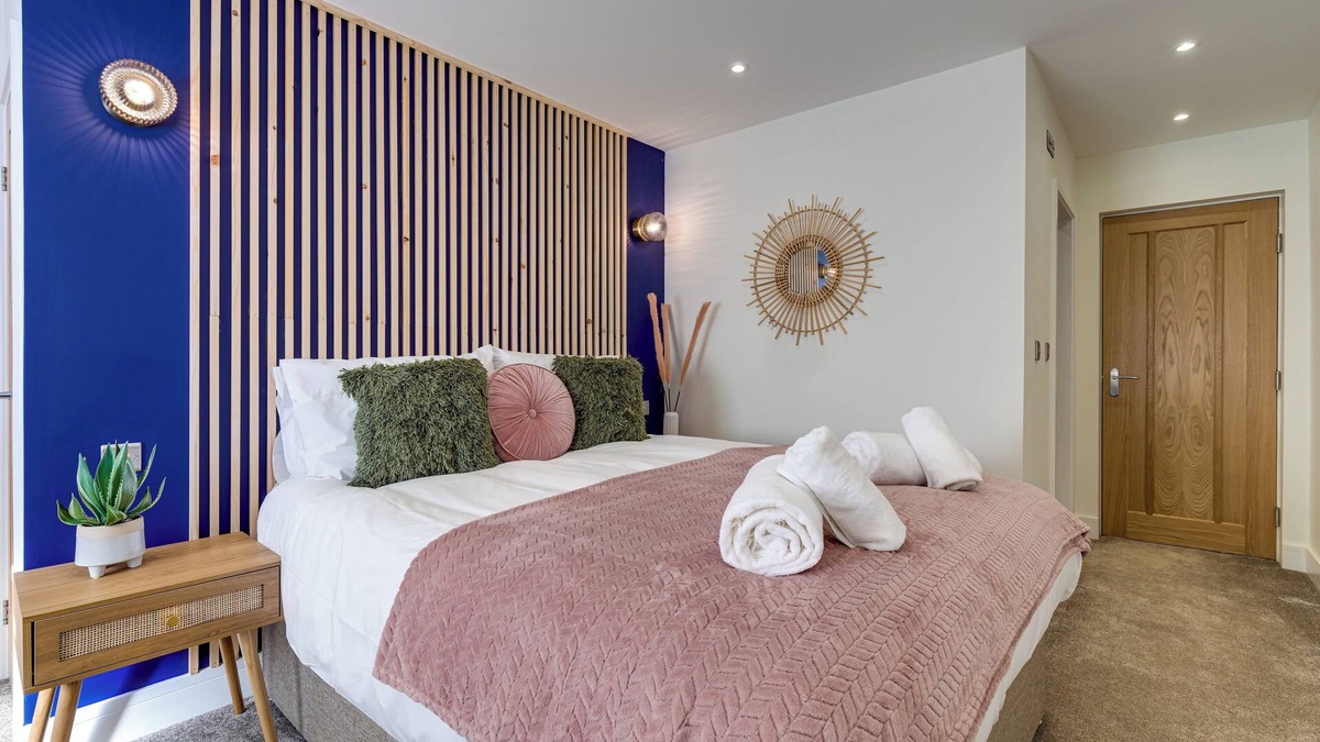 Scarborough Apartment | Apt 1 - North Marine Villa - Pet-friendly. Ground floor modern apartment near North Bay Beach.