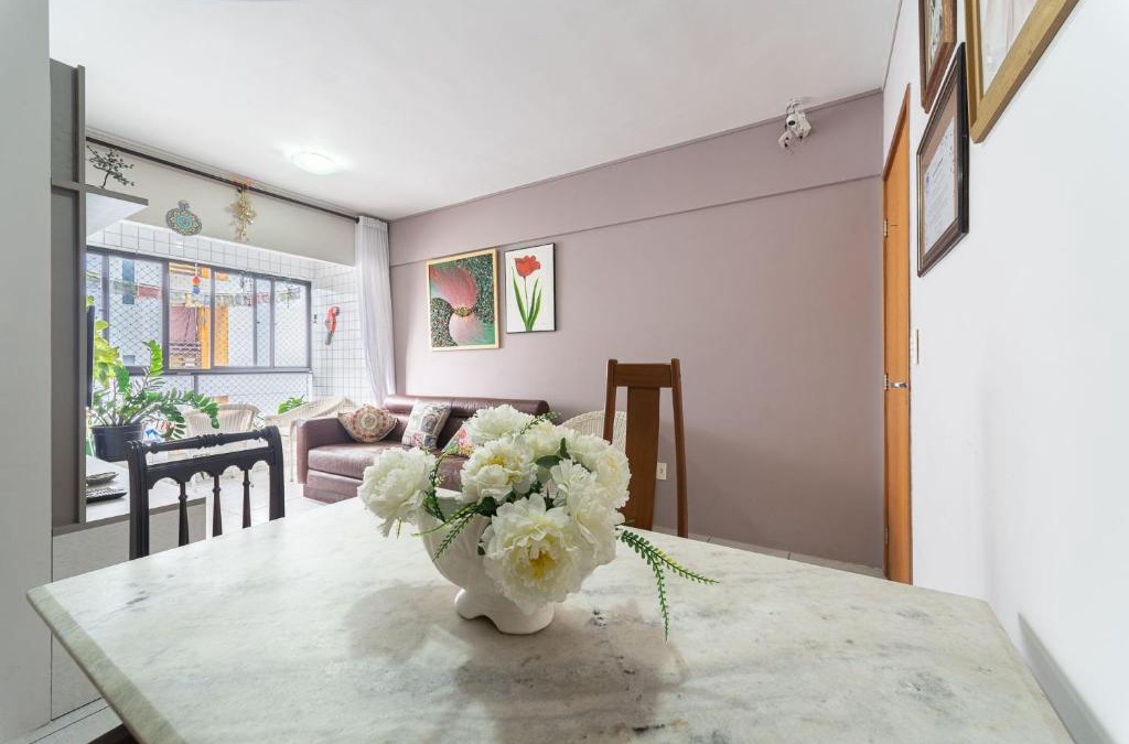 Casa Amarela Apartment | Apt 2 quartos com varanda próximo Praça Casa Forte o bairro mais agradável do Recife ARN901