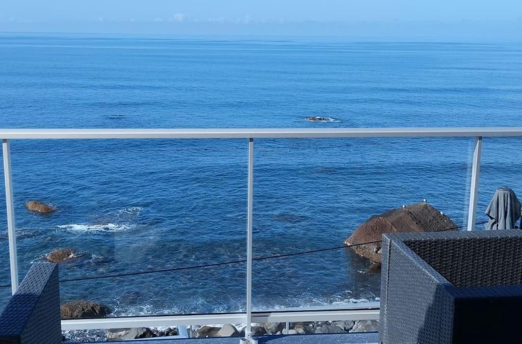 Prazeres Apartment | Apt 'A Gaioa' in 'The Cliff Coast Accomodation'