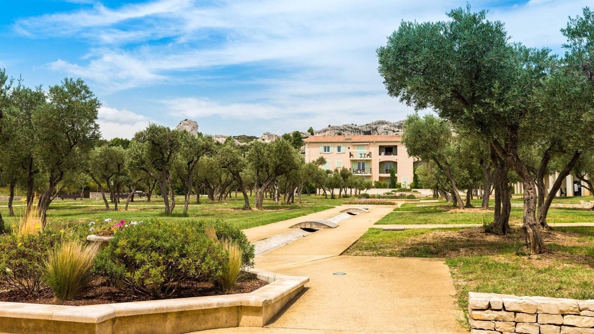 Paradou Condo | Apt. Duplexe | Partez à l'aventure en Provence!