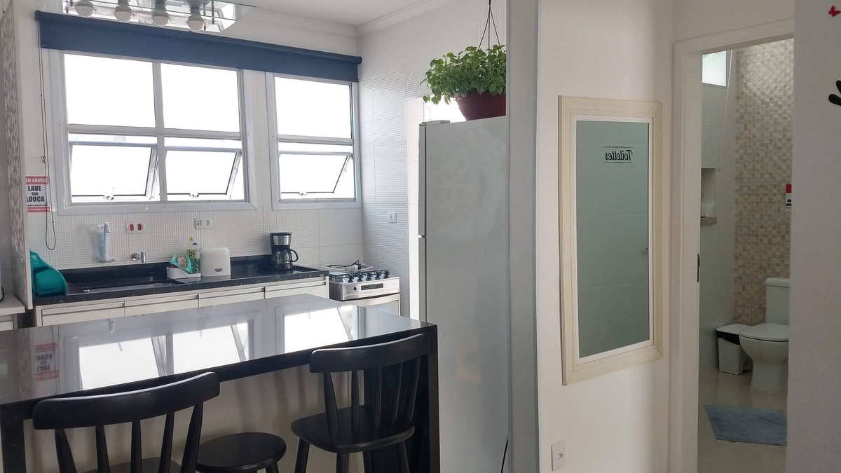 Vila Julia Apartment | Apt FAN Guarujá beach side, 1 or 2 bedrooms, 1 parking space Wi-Fi Air Net Netflix Smart Tv AR
