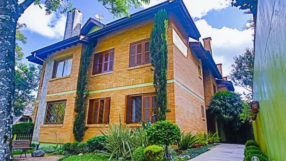 Gramado Apartment | Apt in the heart of the center of cozy Lawn with heating, WIFI and NETFLIX
