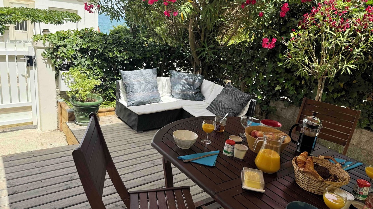 La Franqui Apartment | Apt La Franqui - Terrace - Greenery and sea view