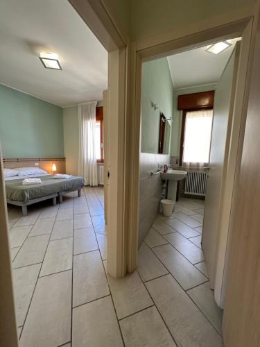 Cervia Apartment | Apt Nettuno - Relax Privè - 3 Bedrooms - 2 Baths - AC - Parking - Wifi