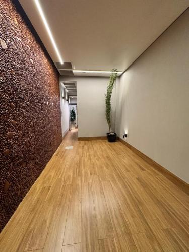 Lavras Apartment | Apt novo no centro com garagem perto de tudo que você precisa