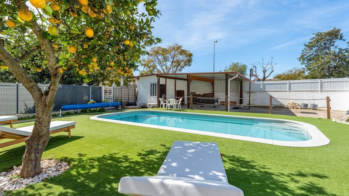 Albufeira Apartment | Apt T3 Luminoso c/Piscina Ferreiras by LovelyStay