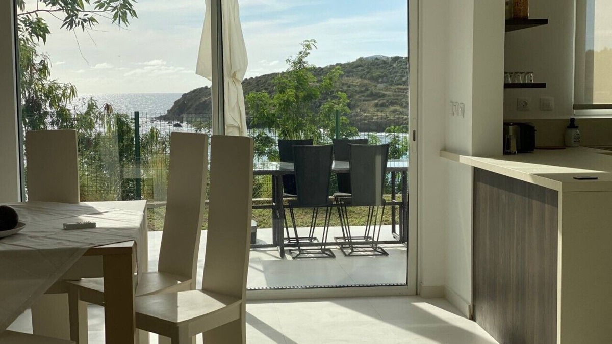 Indigo Bay Apartment | Apt1 (2 bedrooms, terrace, deck & garden sea view)