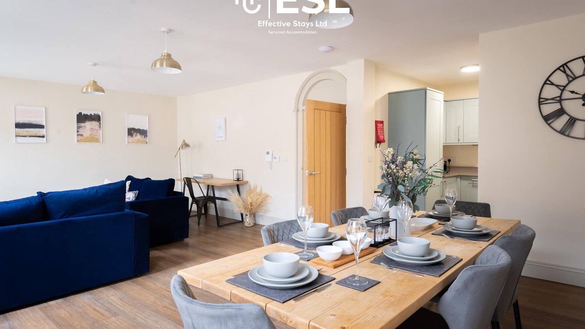 Shrewsbury Apartment | Apt26SQ Central, 2 Bedroom Apartment with Parking