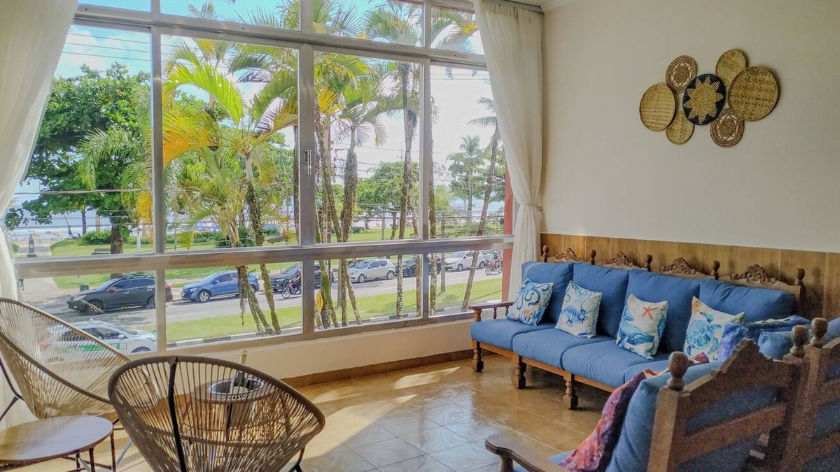 Embare Apartment | Apto completo no Embaré: Beira Mar | Ar | Garagem