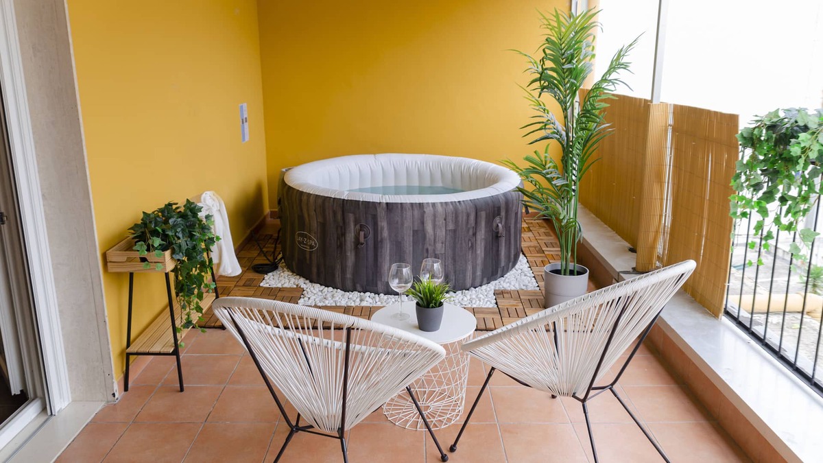 Municipio 2 Apartment | [ApuliaLux] City Center Loft con SPA & Netflix