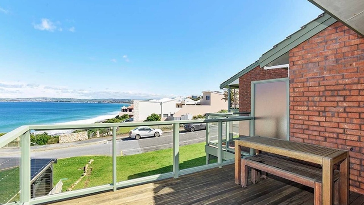 Port Elliot House | Aqua Bella - Unit 4/2 Hutton St-Wi-Fi - Oceanviews