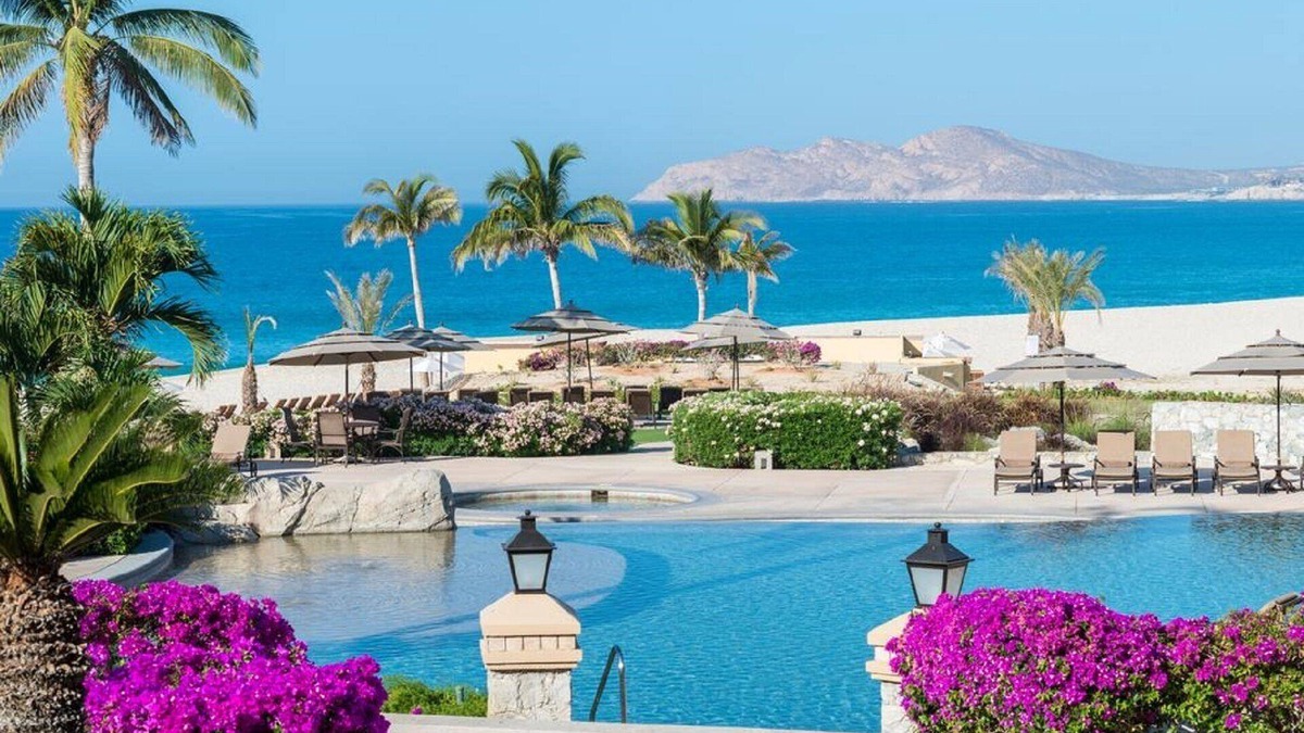 San Jose del Cabo Condo | Aqua Blue Serenity.Chic romantic seaside sanctuary in boutique 5-star resort.