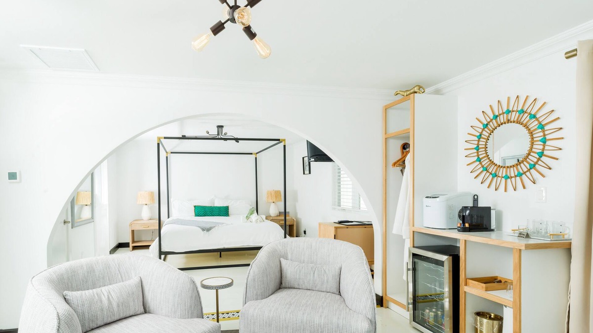 Aquebogue Hotel | Aqua by American Beech - Rooftop Suite