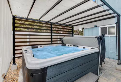 Big Bear City House | Aqua Dreams - Six fireplaces, arcade machine, foosball, and hot tub