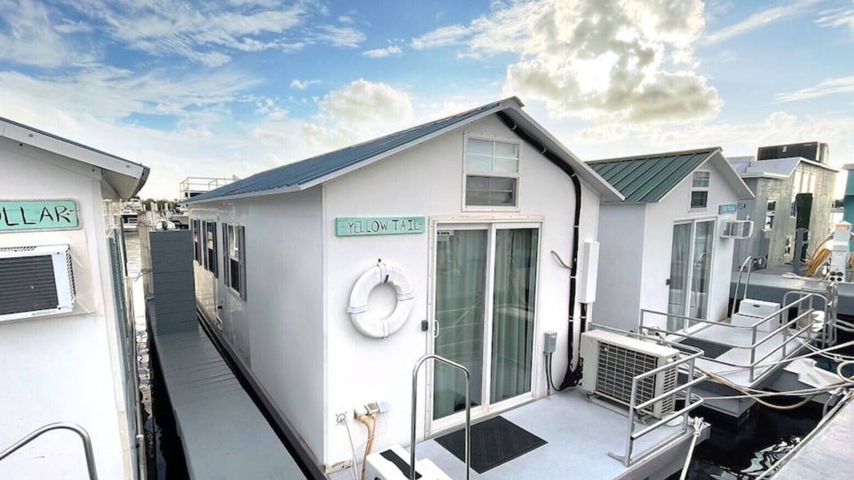 Tavernier Boat Rental | Aqua Lodge Houseboat "Yellow Tail "