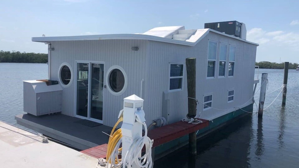 Tavernier Boat Rental | Aqua Lodge Houseboat "The Grey Lady"