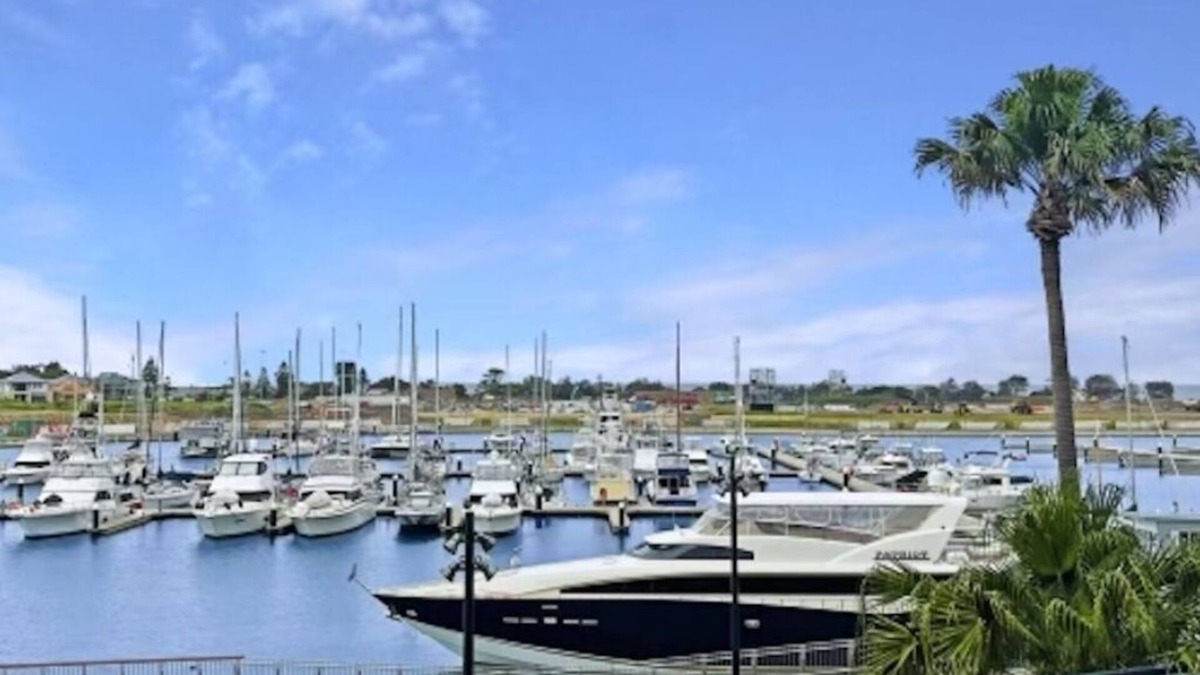 Shell Cove Apartment | Aqua Marinus - NEW Luxury 3 bedroom waterfront Apartment at Shell Cove NSW 2529
