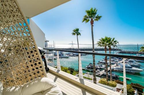 Mouille Point Apartment | Aqua Views
