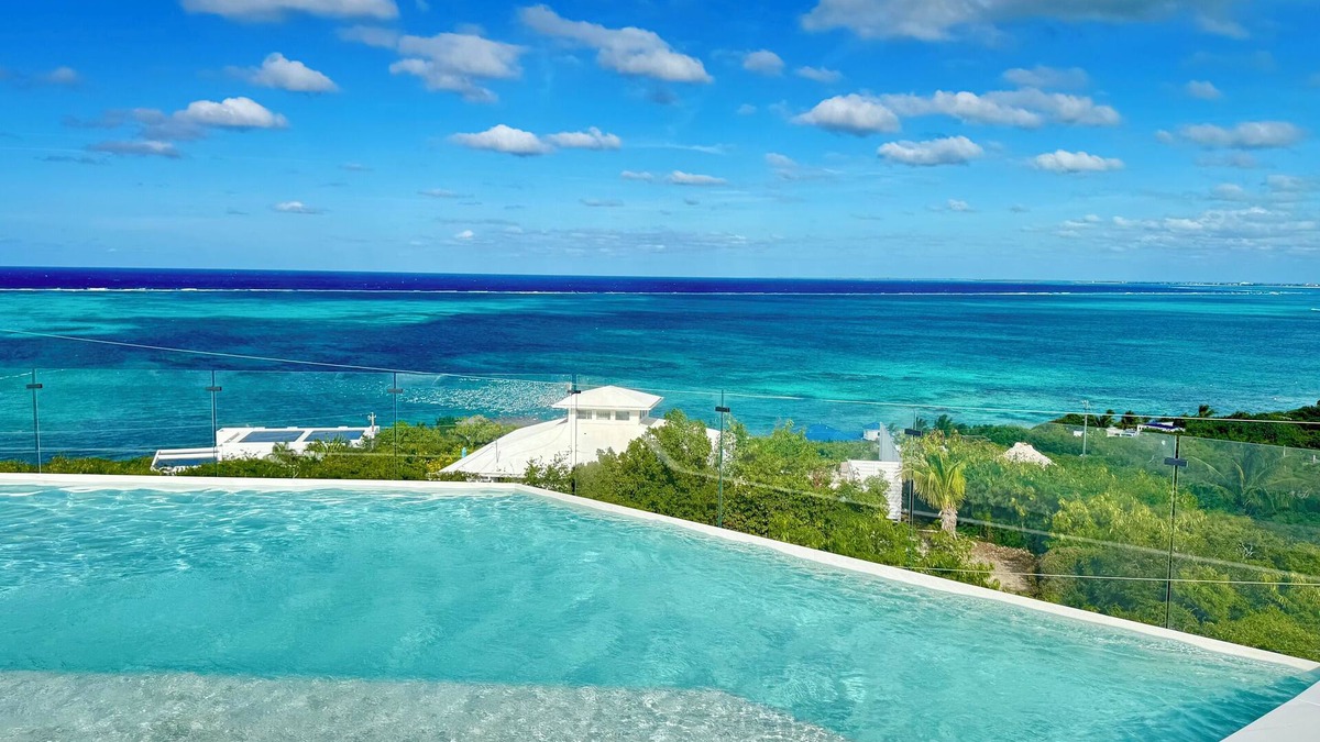 Middle Caicos Villa | Aqualara Villa Luxury Island Retreat w/Rooftop Lounge Pool