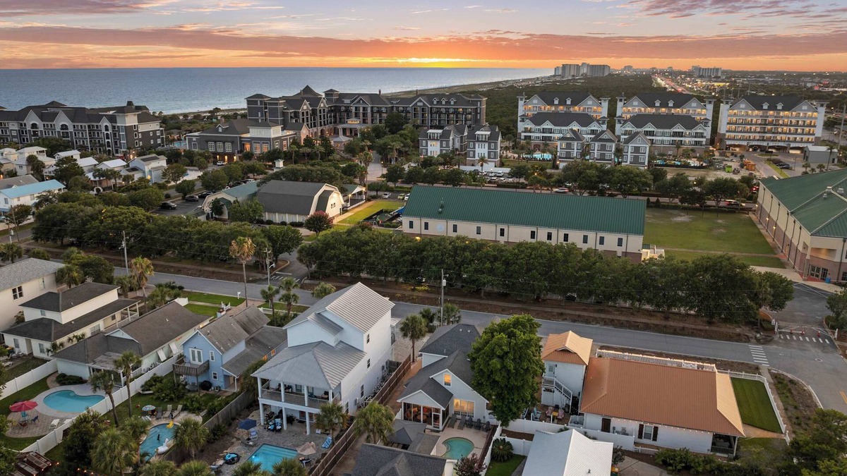 Crystal Beach House | Aquamare - Main House + Guest House, Heated Private Pool, Game Room!