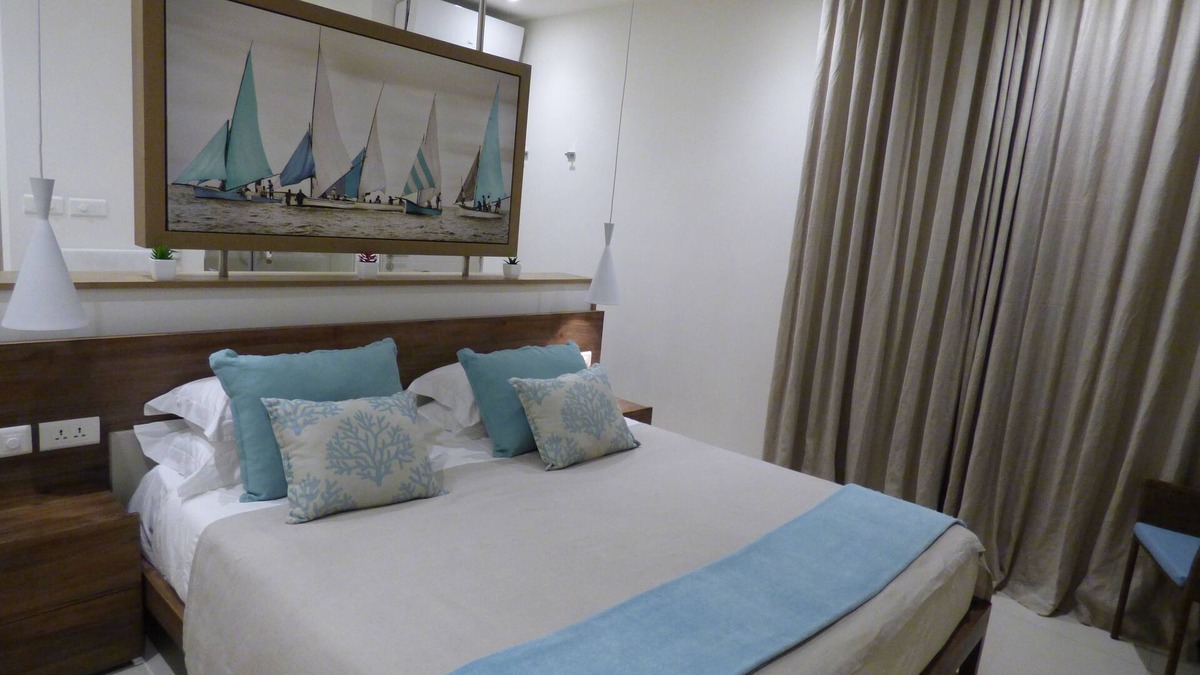 Blue Bay Villa | Aquaria Residence, right on the water in Blue Bay