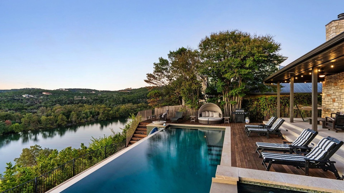 Austin House | AquaZen: Infinity Pool+Spa Overlooking Lake Austin