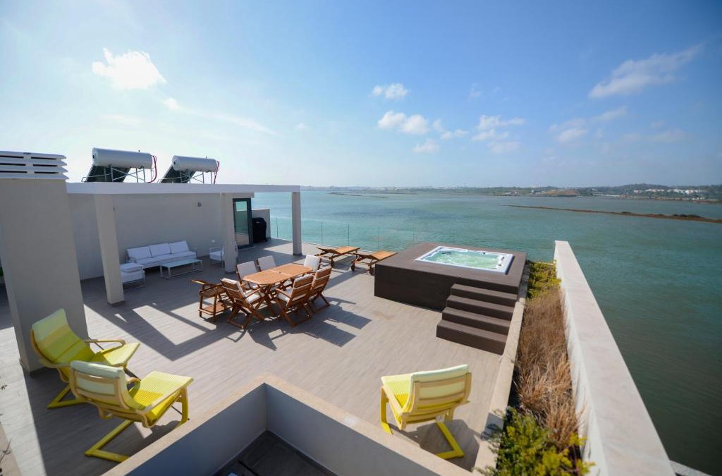 Mexilhoeira da Carregacao Apartment | Arade Riverside Modern Apartment