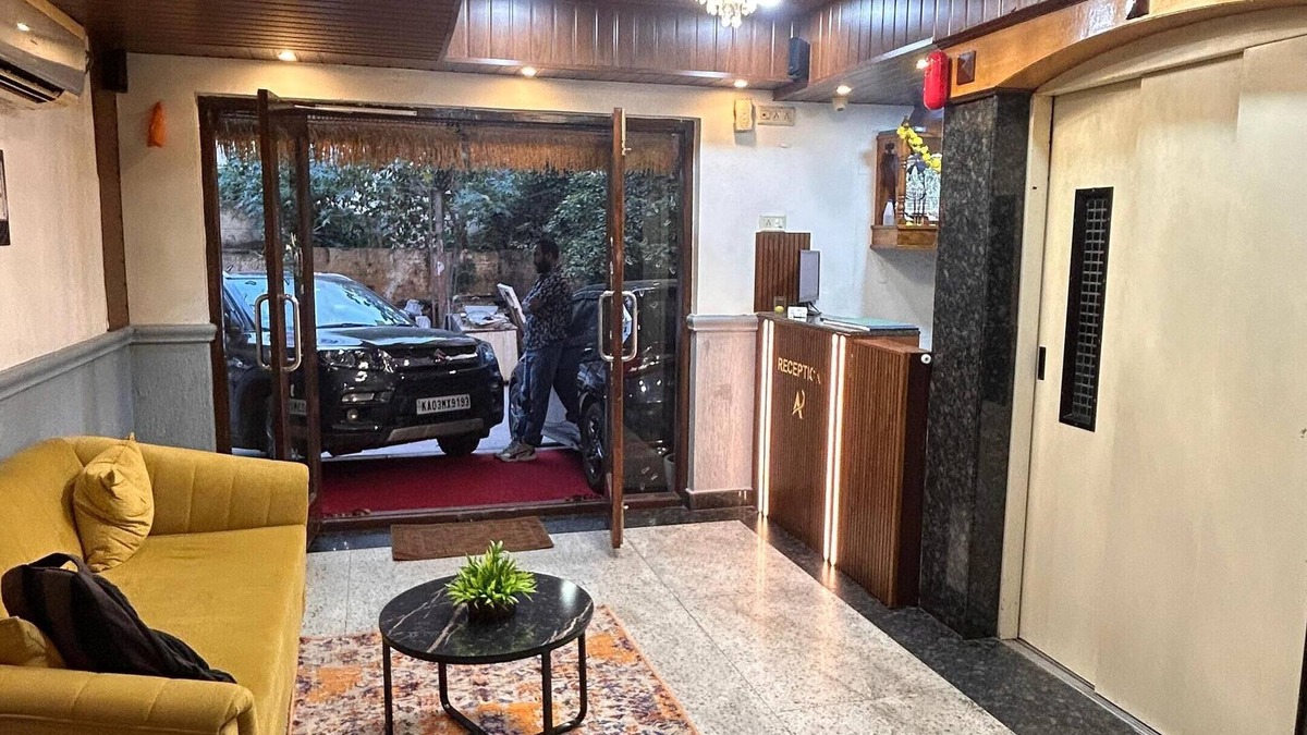 Bangalore City Center Hotel | Aradhya Comforts - MG Road