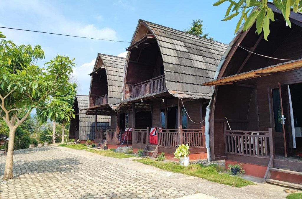 Sumatra Hotel | Arafah Resort @ Danau Kerinci Jambi RedPartner