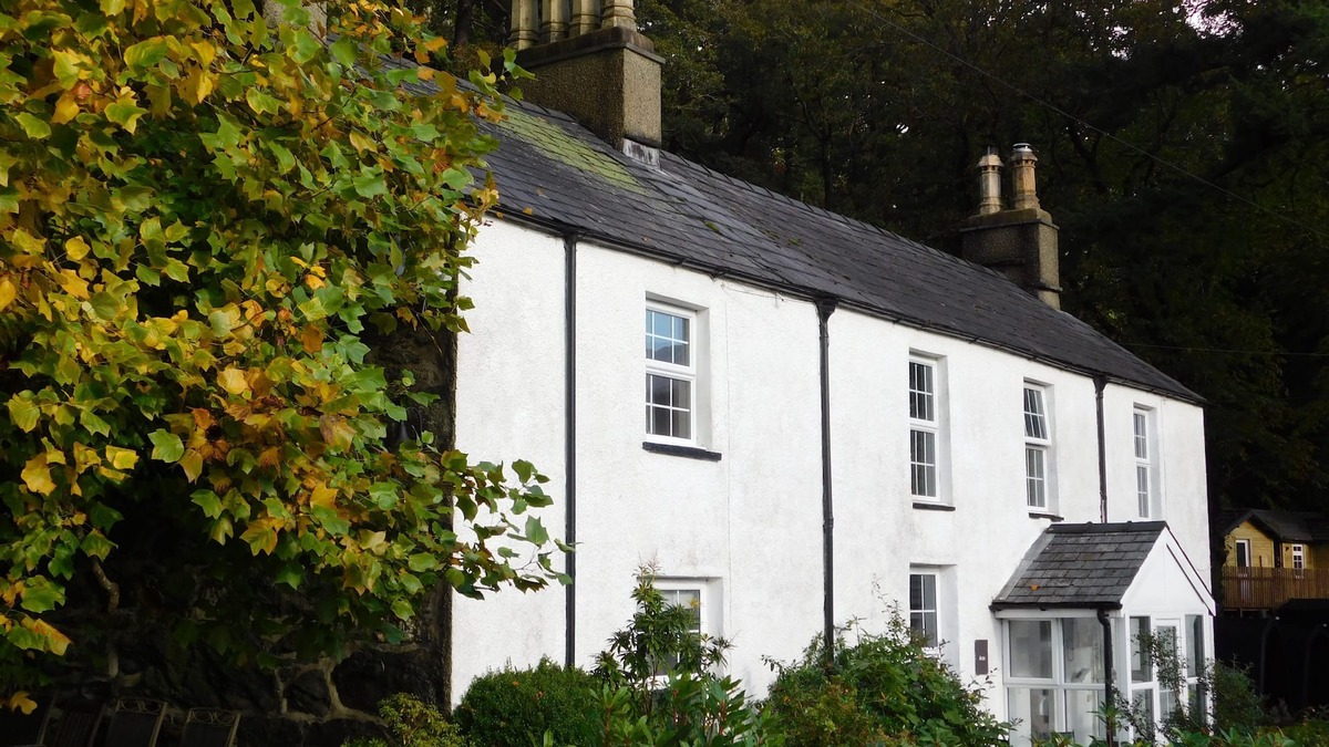 Beddgelert Cottage | Aran Cottage - Sleeps upto 10 guests nr Mt Snowdon