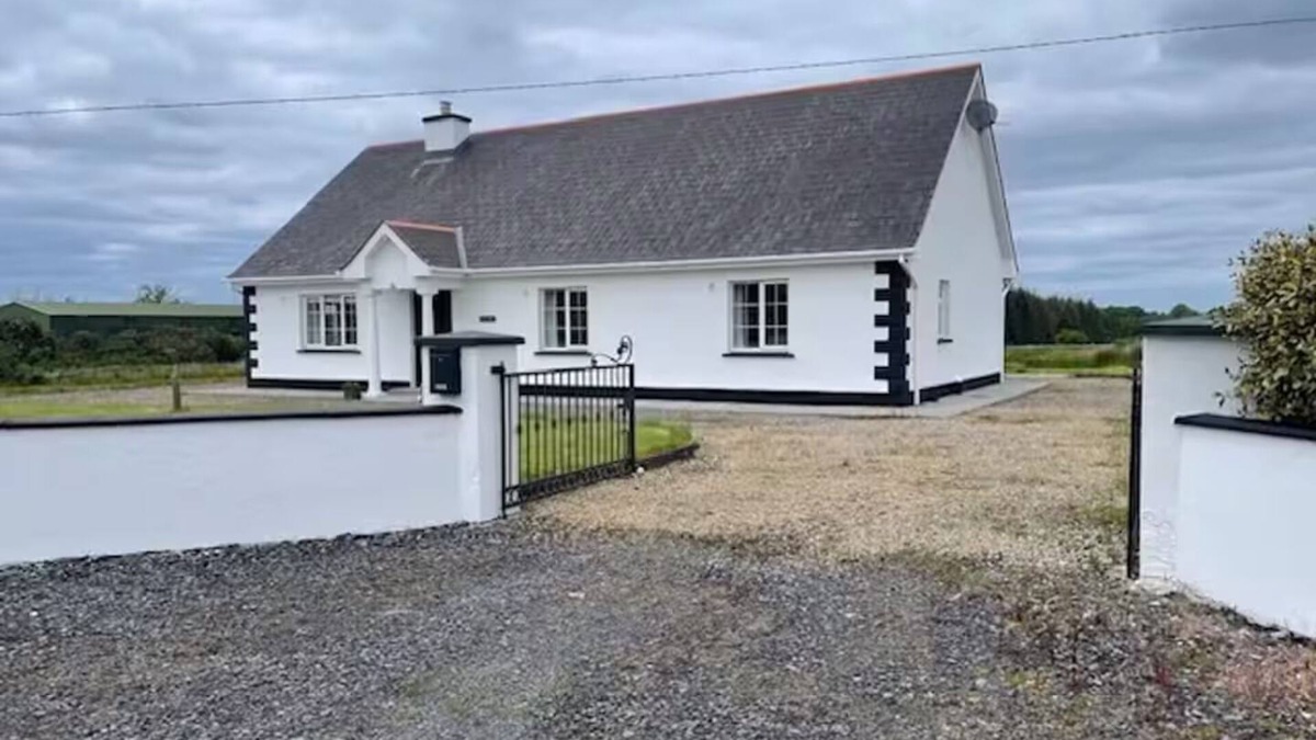 Crosswell House | Aras Cuilinn: Countryside with every convenience