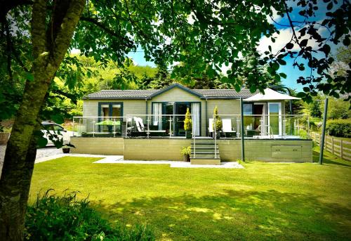 Mold Cabin | Arbennig Luxury Lodges