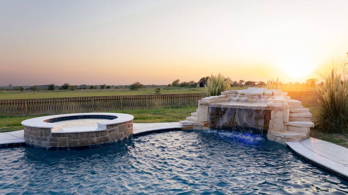 McLennan County House | Arcade 5 TVs 2 LR 20min to Baylor 5 Acres