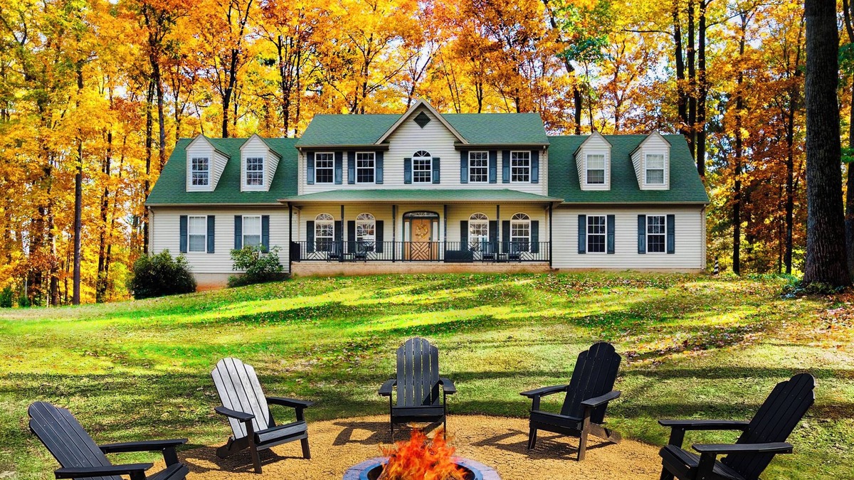 Culpeper House | Arcade room ~ Hot Tub ~ Firepit ~ BBQ ~ King beds ~ Nearby Wineries/Breweries