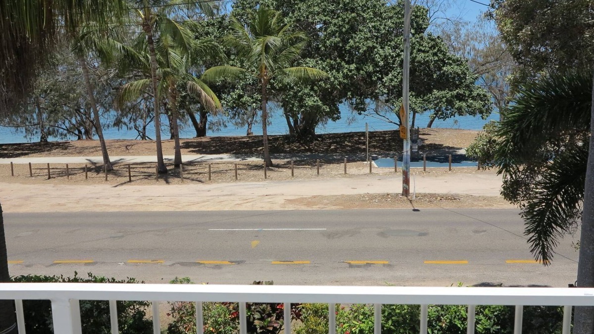 Arcadia Apartment | Arcadia Beach Unit 4 - Charming sunny apartment with front row balcony view over Geoffrey Bay