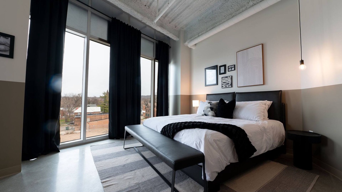 City Center Hotel | Arch and Cable Hotel