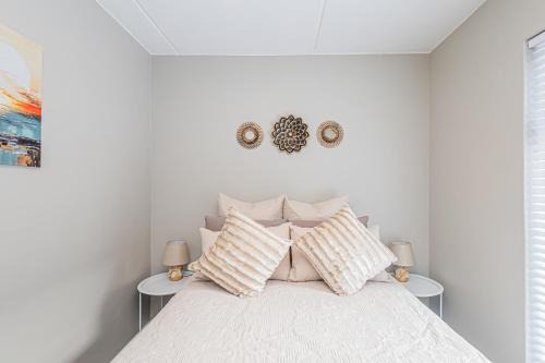 Mykonos Apartment | Arch House Langebaan - Modern Stay Near Beach & Club Mykonos