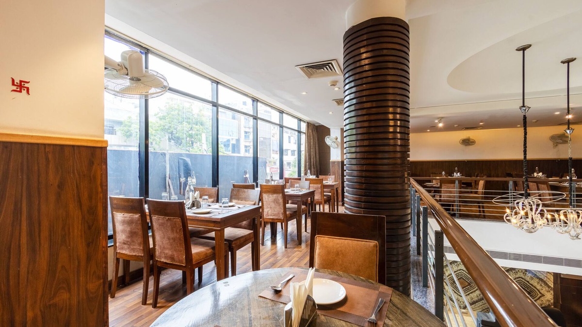 South West Hotel | Arch Plaza - Near Yashobhoomi Convention Centre Dwarka