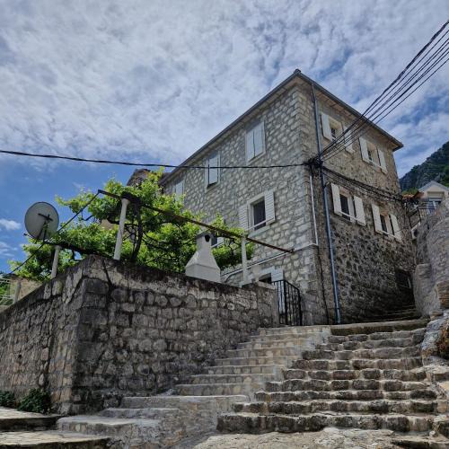 Lipci Villa | Archaia