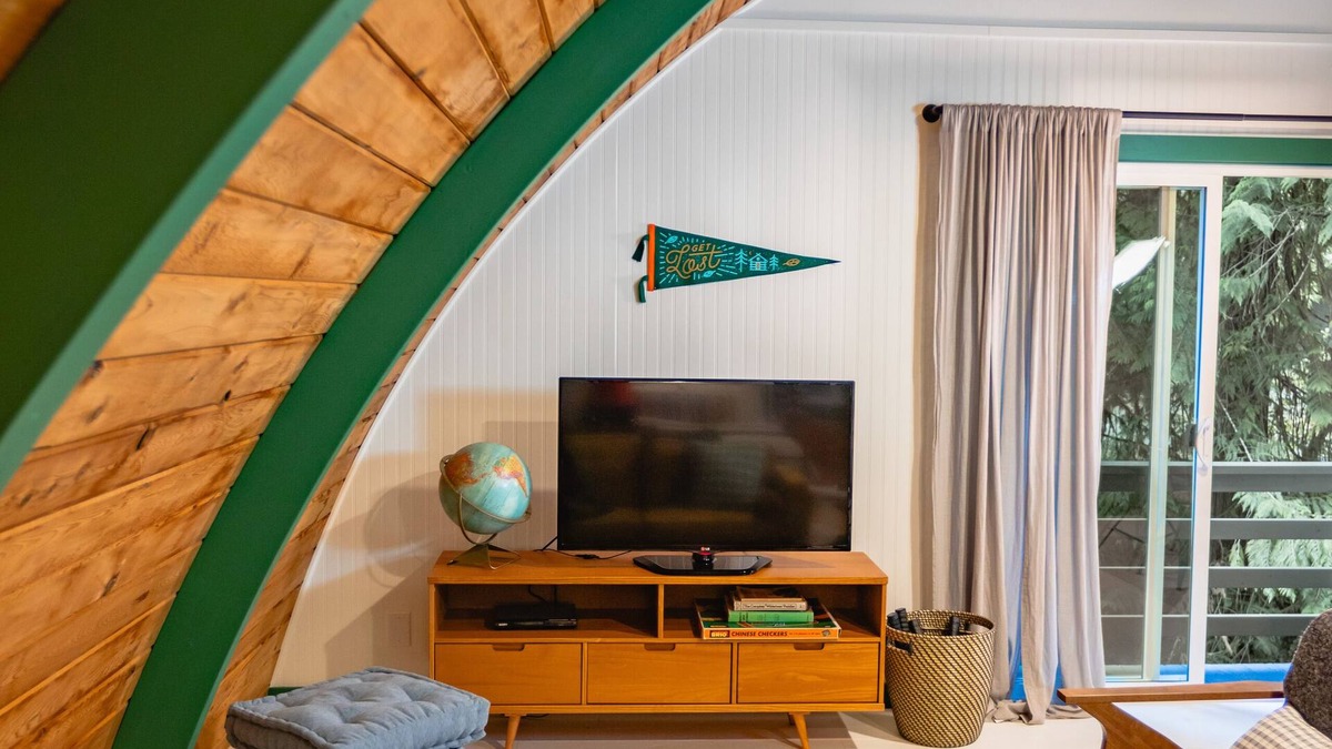 Glacier Cabin | Arched A-Frame Cabin near Mt Baker with Firepit, Gas Grill & Wood-Burning Stove