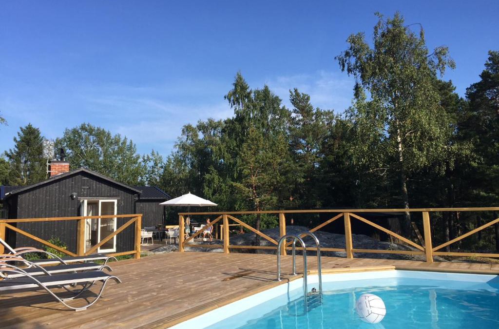 Varmdo House | Archipelago-house with pool, boat and bikes