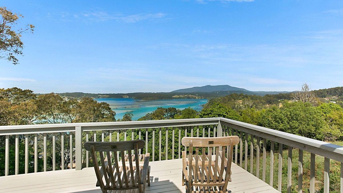 North Narooma House | Architect-designed timber pole house with panoramic views