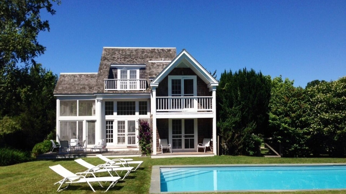 Bridgehampton House | Architect Designed Home With Heated Pool Near Bridgehampton Village